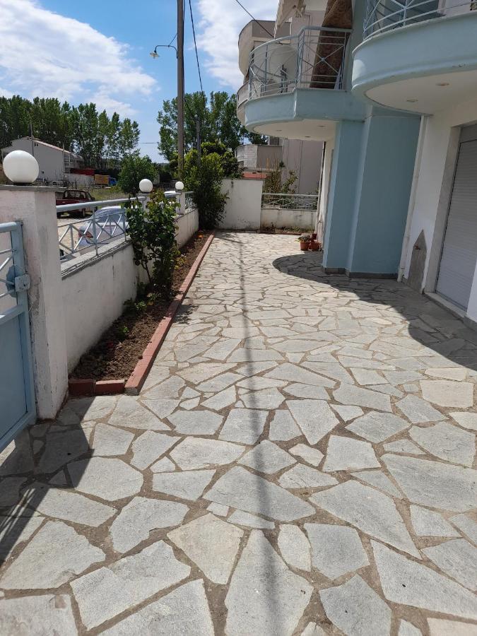 Dominikis Appartment เนอาเปรามอส ภายนอก รูปภาพ